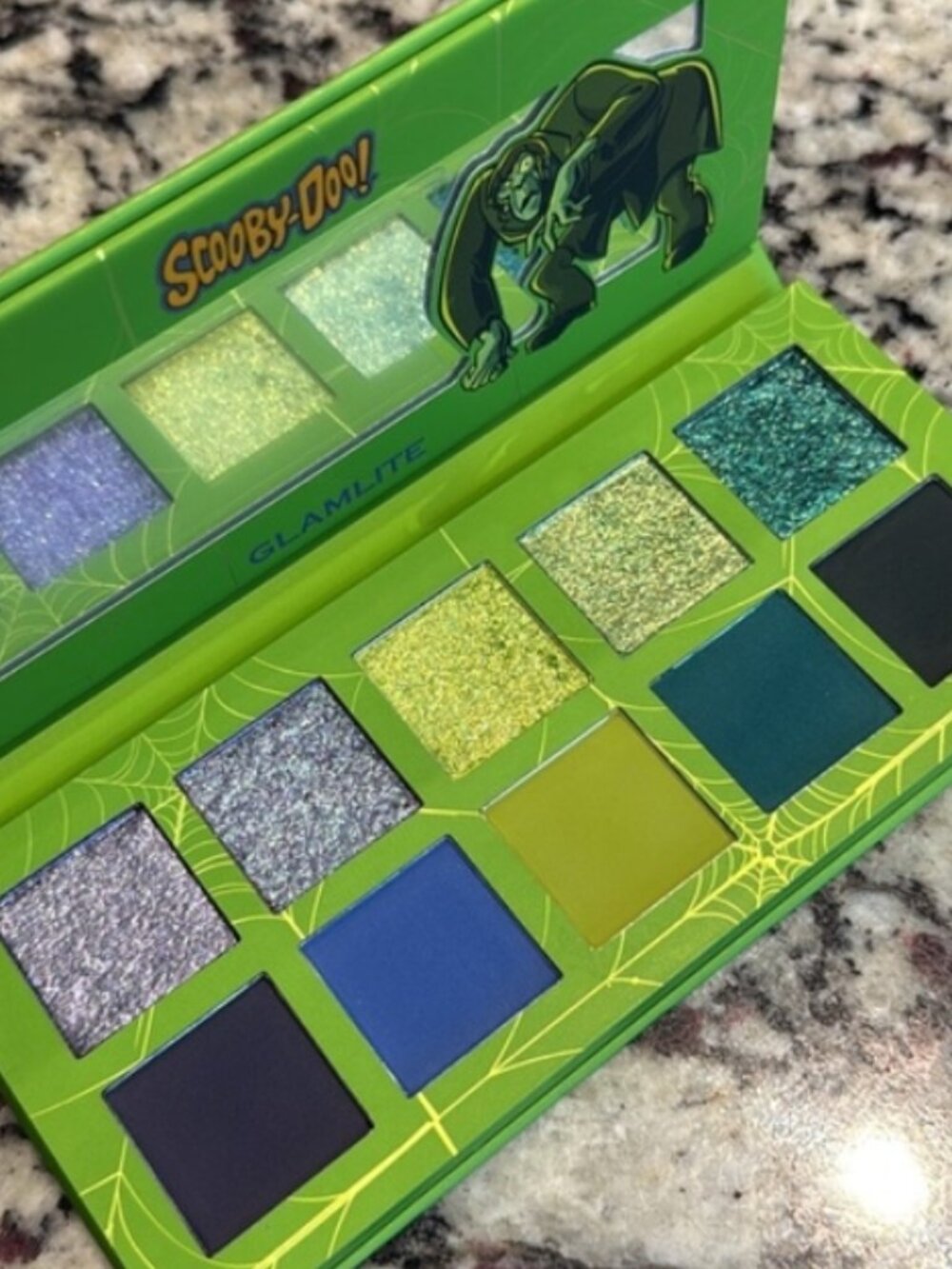 GLAMLITE x SCOOBY-DOO! 'Ruh Roh Raggy!' Eyeshadow Palette - 10 shades - NOT USED - Picture 3 of 8